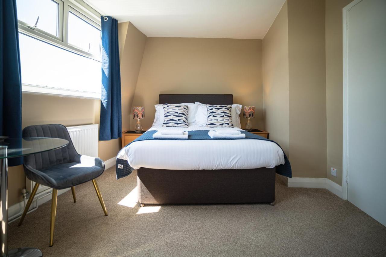 Sleepy Puffin Guest House Тенби Экстерьер фото