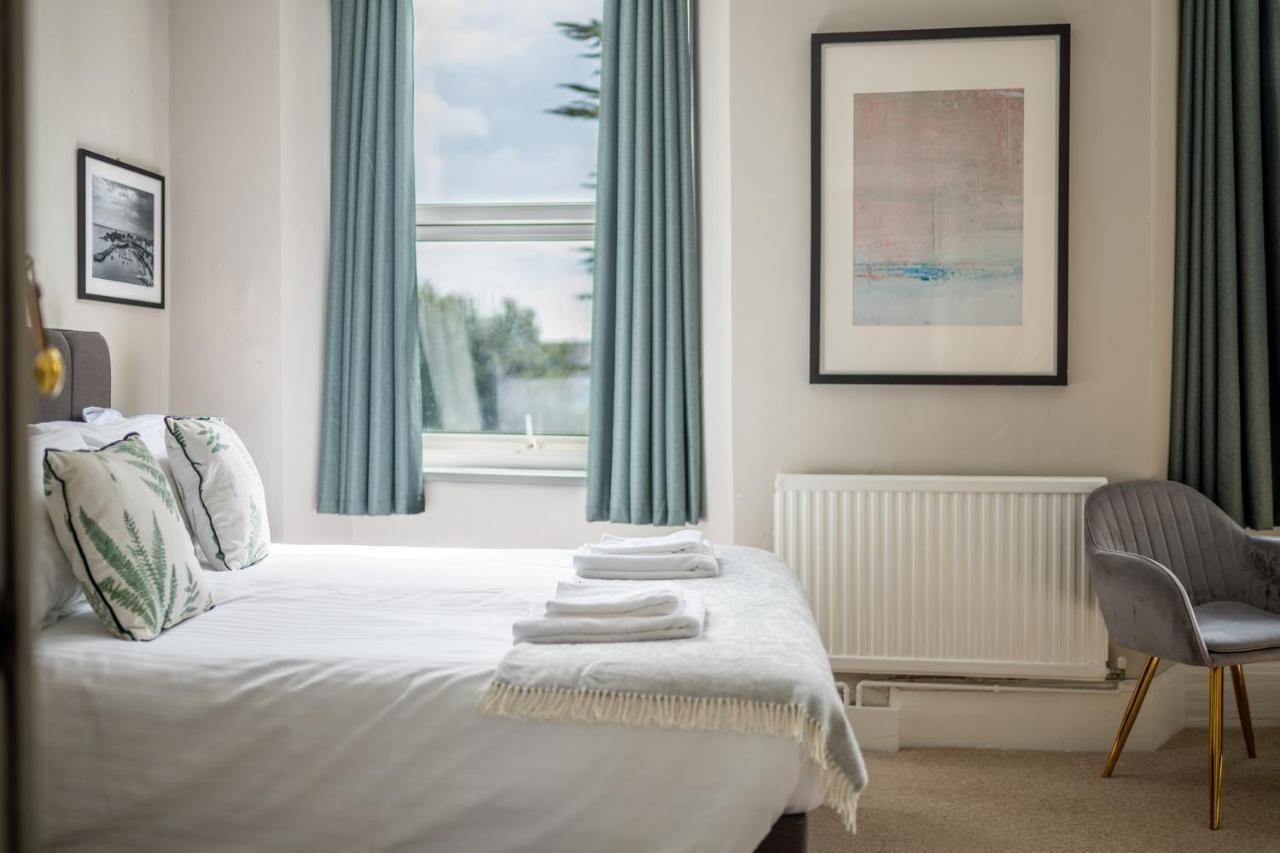 Sleepy Puffin Guest House Тенби Экстерьер фото