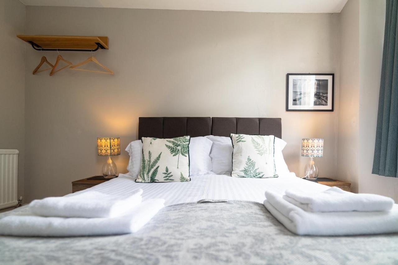 Sleepy Puffin Guest House Тенби Экстерьер фото