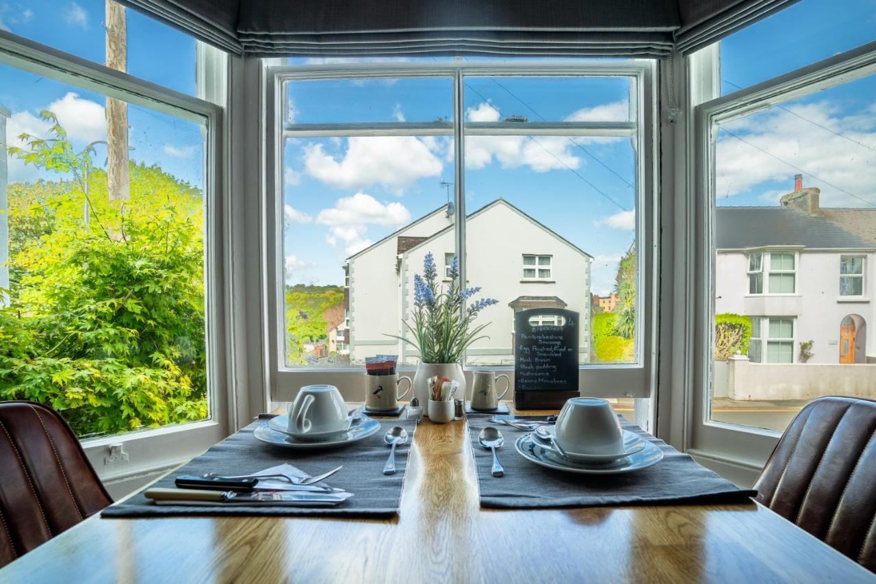 Sleepy Puffin Guest House Тенби Экстерьер фото