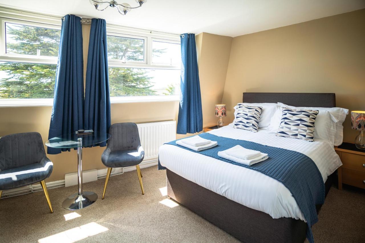 Sleepy Puffin Guest House Тенби Экстерьер фото