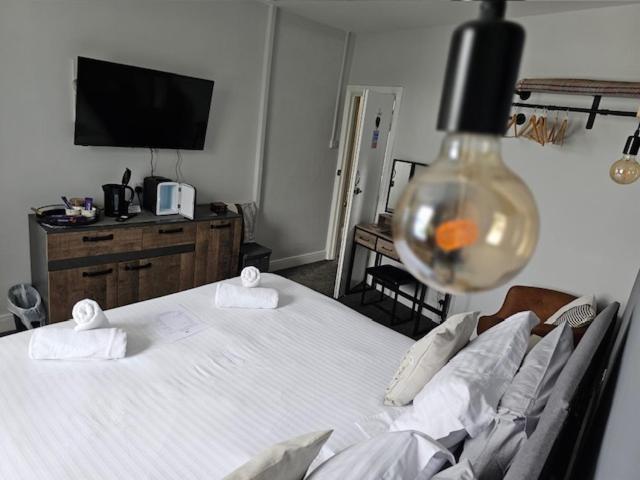 Sleepy Puffin Guest House Тенби Экстерьер фото